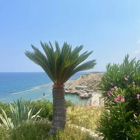 Dejablue Twin Blue, Esentepe, North Cyprus * Jéri